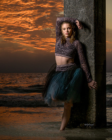 Elsie Oedekoven - Beach Photoshoot-96.jpg