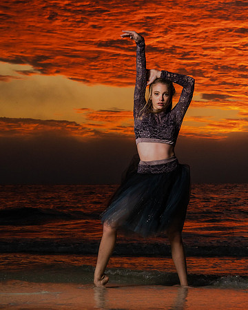 Elsie Oedekoven - Beach Photoshoot-100.jpg